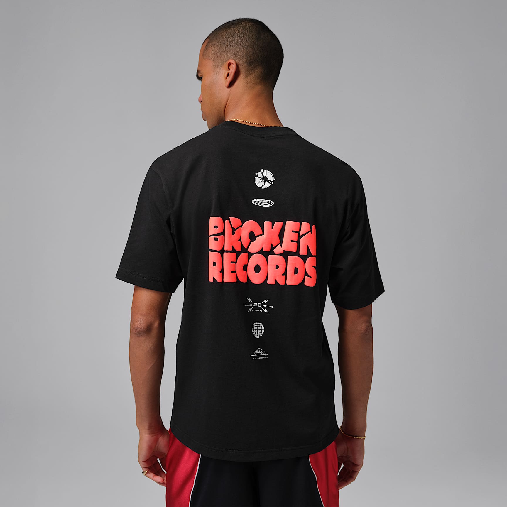 Nike AIR JORDAN Tシャツ（397390-100） Jordan Men's Oversized Reissue T-Shirt. Nike.com